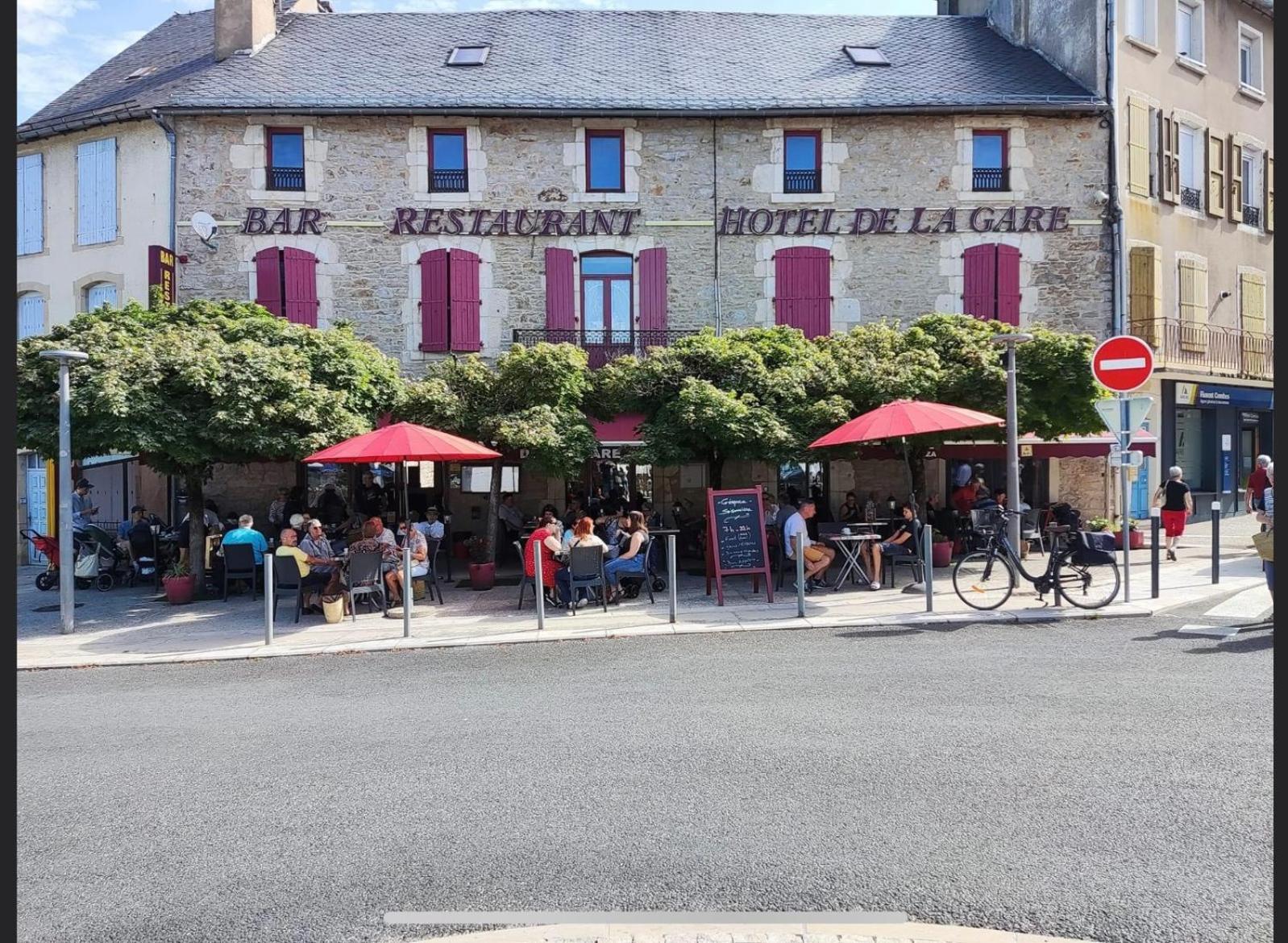 Hotel De La Gare Sévérac-le-Château Exteriör bild